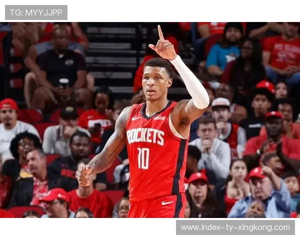 火箭险胜独行侠迎来变阵 全新首发阵容亮相轮换人数增加 火箭险胜独行侠迎来变阵 全新首发阵容亮相轮换人数增加