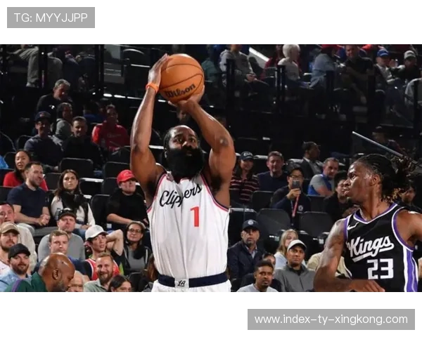 哈登缺席快船失利,球队表现欠缺稳定性 哈登缺席快船失利,球队表现欠缺稳定性