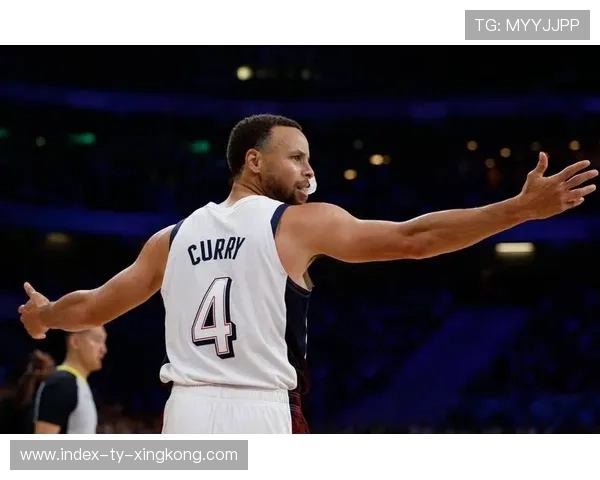 库里单场36分高光盛宴:三分之神的非凡之夜 库里单场36分高光盛宴:三分之神的非凡之夜