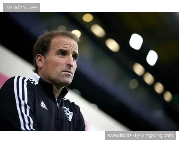 奥萨苏纳主帅怒斥球员懈怠，保级誓师震动更衣室