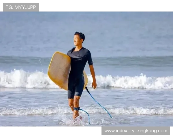 冲浪选手环保倡议被央视报道，引起全国关注